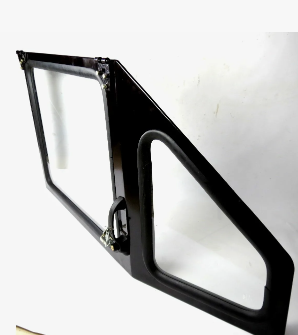 дверь левая 80-6708010-Б в сб. б.к МТЗ шт.